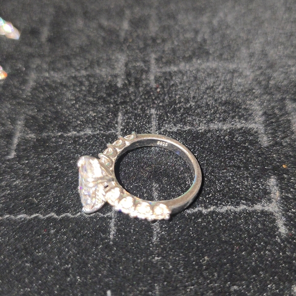 4.88cttw Moissanite Oval Cut Engagement Ring. SOLID SILVER S925 - Picture 4 of 11